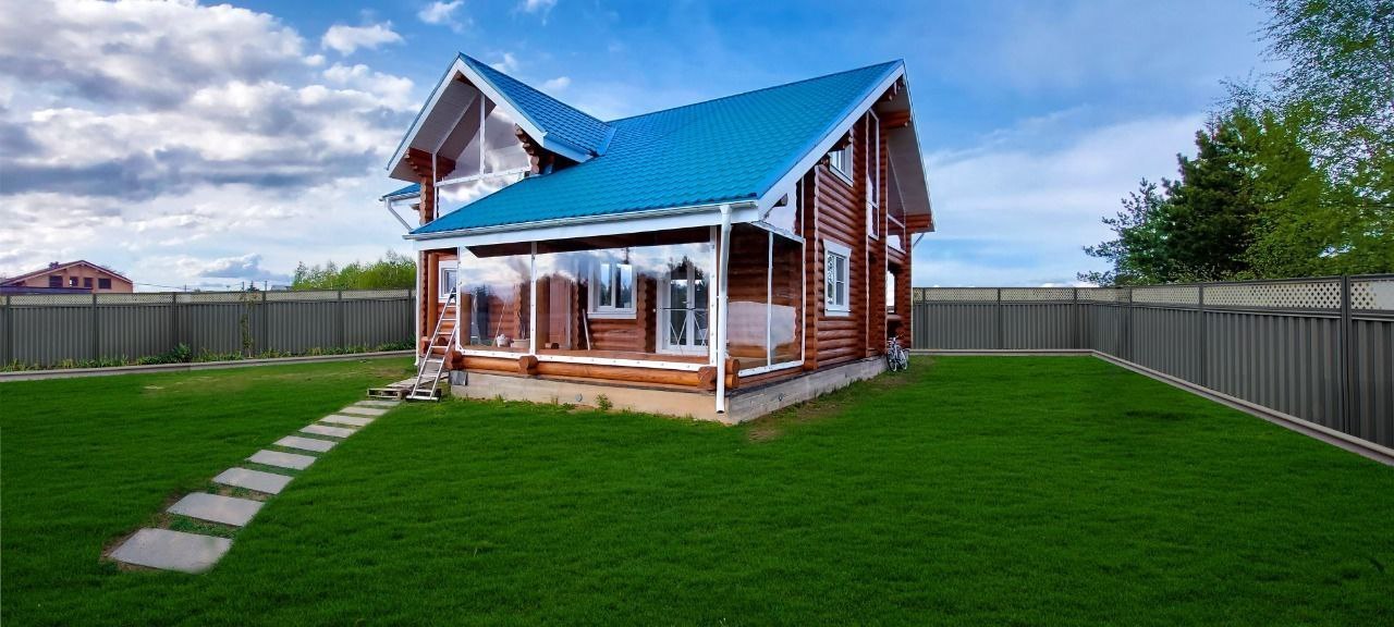 Мягкие окна на веранде загородного дома в посёлке Спирово